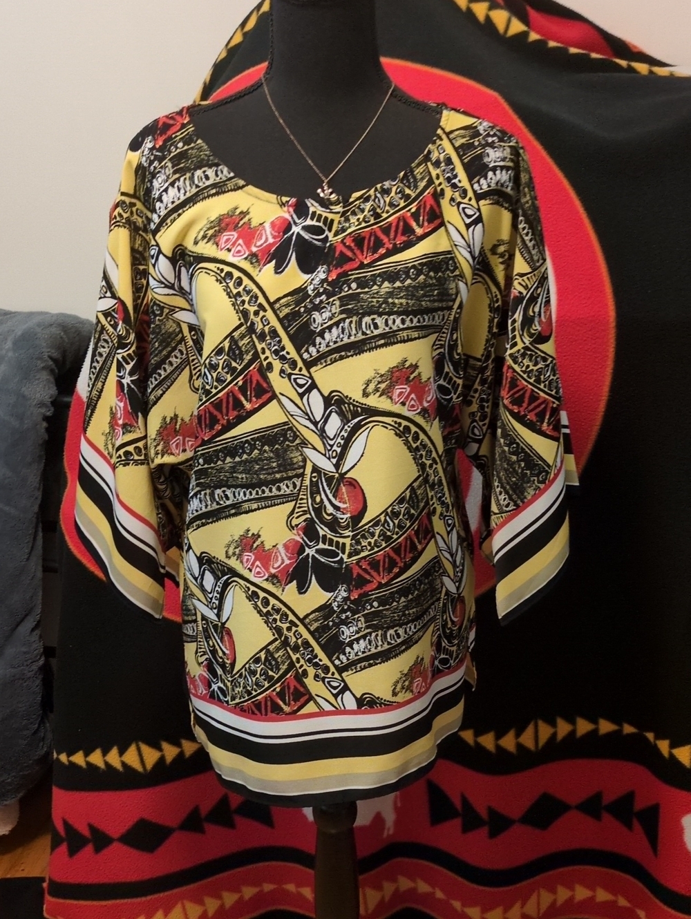 Women's Yellow Patterned Short-Sleeve Blouse with Bold Accents